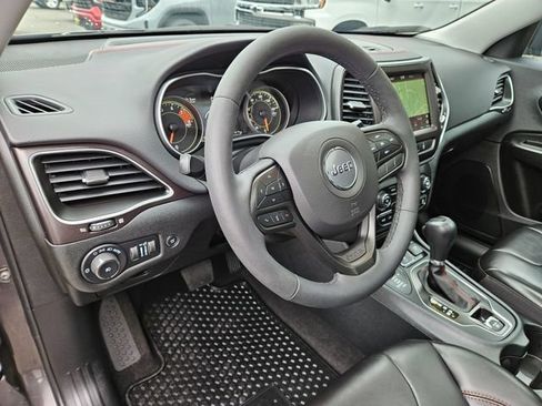 Used 2022 Jeep Cherokee Trailhawk w/ Sun, Sound & Nav Group AWD/4WD image 31