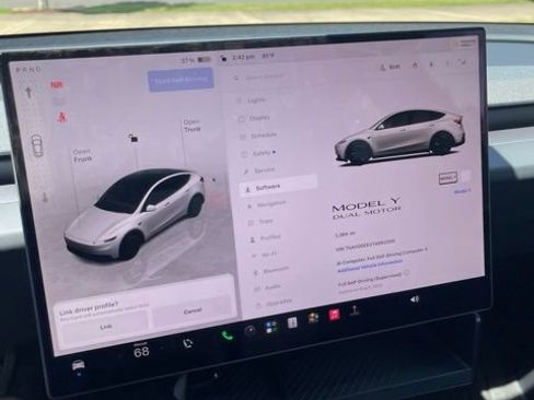 Used 2026 Tesla Model Y AWD image 28