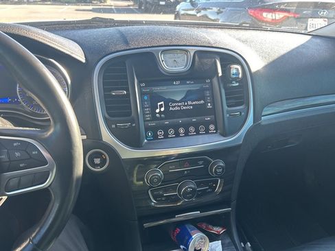 Used 2019 Chrysler 300 Touring L w/ Quick Order Package 22F image 10