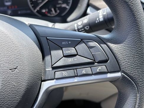 Used 2025 Nissan Altima 2.5 SV FWD image 15