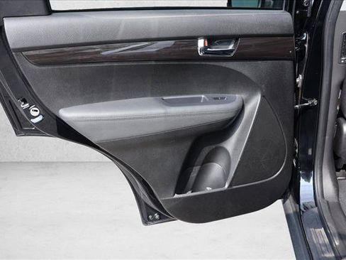 Used 2012 Kia Sorento FWD image 21