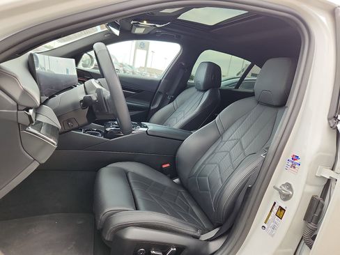 Used 2024 BMW 530i RWD image 13