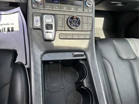 Used 2024 Hyundai Palisade Limited AWD/4WD image 17