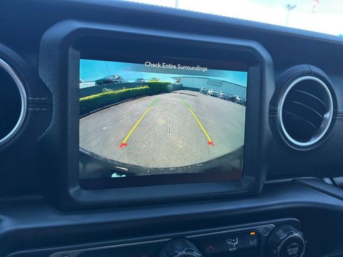 Used 2021 Jeep Wrangler Unlimited Sahara w/ Safety Group AWD/4WD image 18