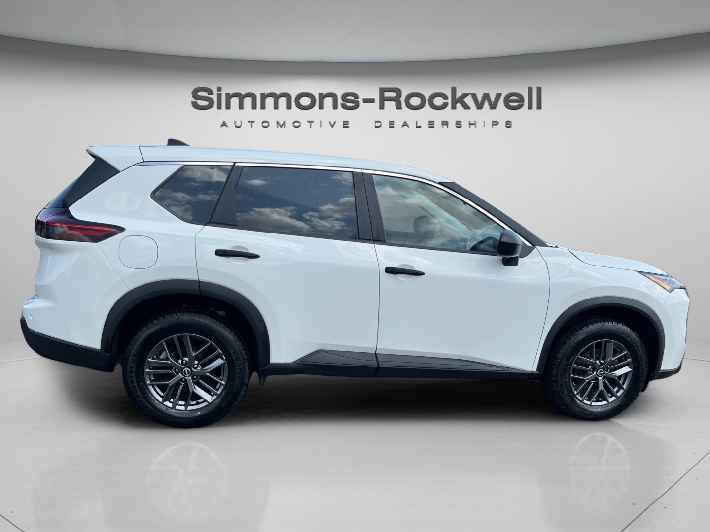 Used 2024 Nissan Rogue S AWD/4WD image 6