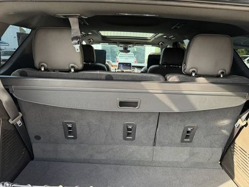 Used 2021 Chevrolet Tahoe Premier w/ Premium Package 2 RWD image 11