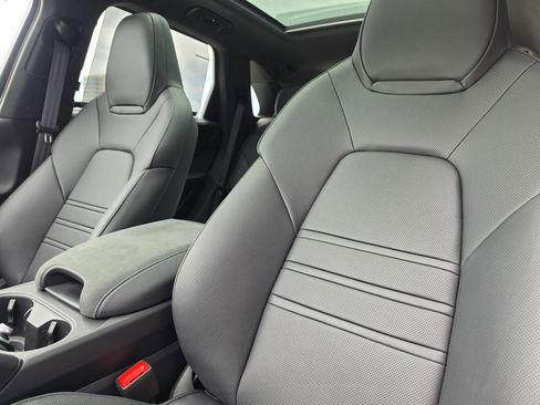 New 2026 Porsche Cayenne GTS AWD/4WD image 5