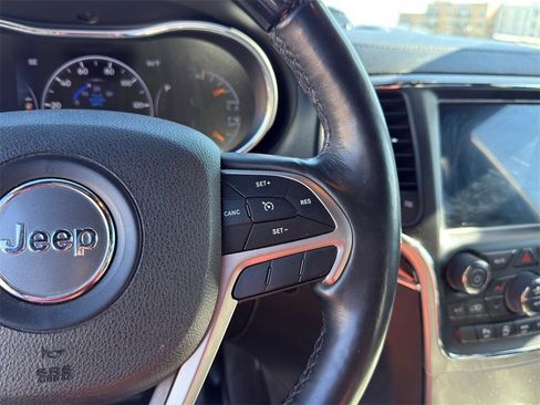 Used 2018 Jeep Grand Cherokee Overland image 15