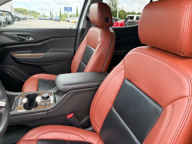 Used 2023 GMC Acadia SLE w/ Driver Convenience Package FWD image 18