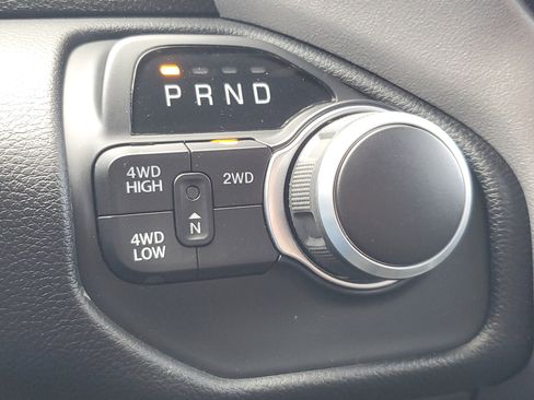 Used 2024 RAM 2500 Big Horn w/ Sport Appearance Package image 18