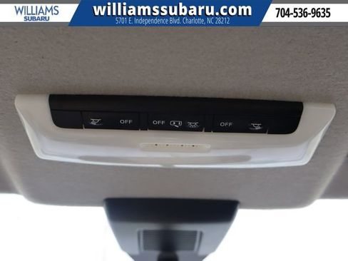 Used 2021 Nissan Kicks SR image 30