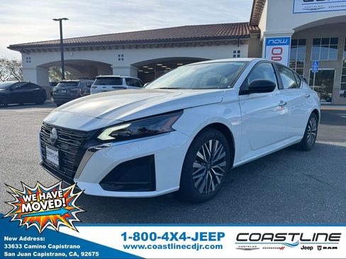 Used 2025 Nissan Altima 2.5 SV image 1