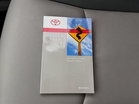 Used 2015 Toyota Prius V Five FWD image 33