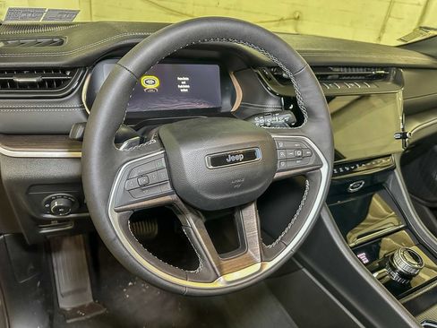 New 2026 Jeep Grand Cherokee Limited AWD/4WD image 19