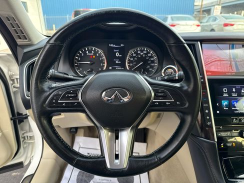 Used 2018 INFINITI Q50 Luxe w/ Essential Package (3.0T Luxe) image 13