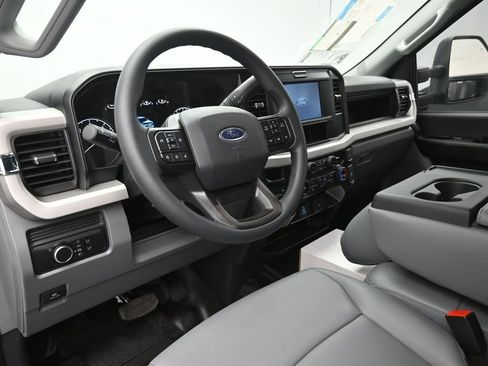 New 2025 Ford F350 XL AWD/4WD image 17