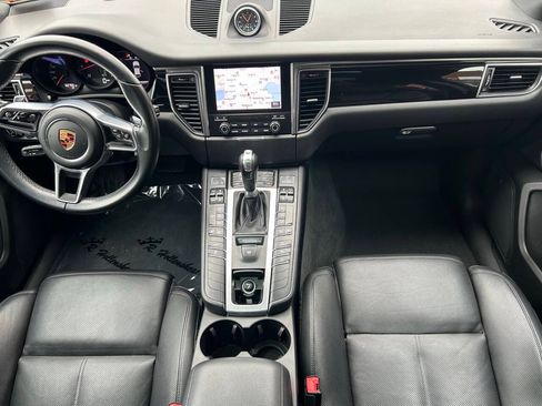 Used 2018 Porsche Macan AWD/4WD image 6
