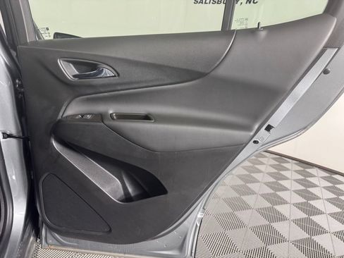 Used 2023 Chevrolet Equinox LT FWD image 26