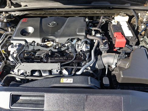 Used 2024 Toyota Camry SE image 33