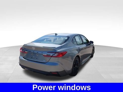 Used 2025 Toyota Camry Hybrid FWD image 11