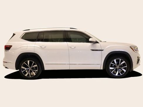 Used 2024 Volkswagen Atlas SEL Premium R-Line AWD/4WD image 4