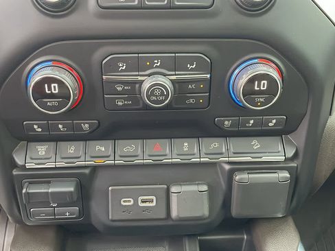 Used 2020 Chevrolet Silverado 2500 LTZ w/ LTZ Premium Package image 17