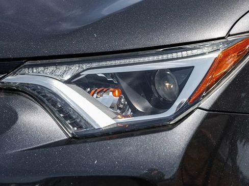 Used 2018 Toyota RAV4 LE w/ All Weather Liner Package FWD image 8