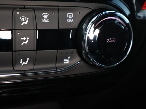 New 2026 Chevrolet Trax RS w/ Sunroof Package FWD image 5