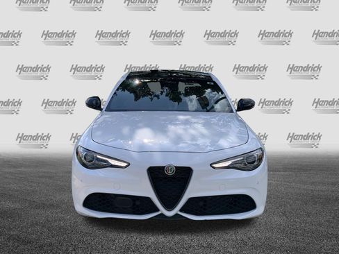 Used 2022 Alfa Romeo Giulia Veloce RWD image 3
