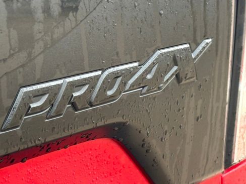 Used 2021 Nissan Titan PRO-4X w/ Pro-4x Convenience Package image 11