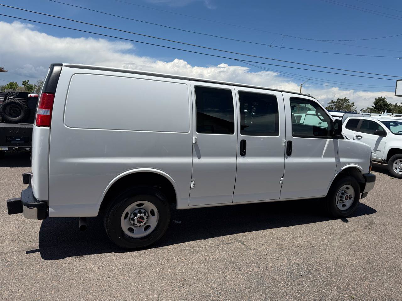 Used 2024 GMC Savana 2500 w/ Driver Convenience Package RWD image 9