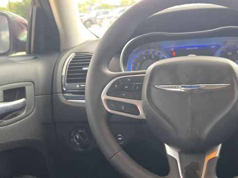 Used 2023 Chrysler 300 Touring w/ Sport Appearance Package RWD image 19