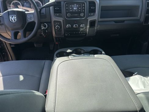 Used 2018 RAM 2500 Tradesman w/ Chrome Appearance Group image 15