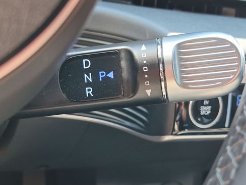 Used 2023 Hyundai Ioniq 5 Limited AWD/4WD image 32