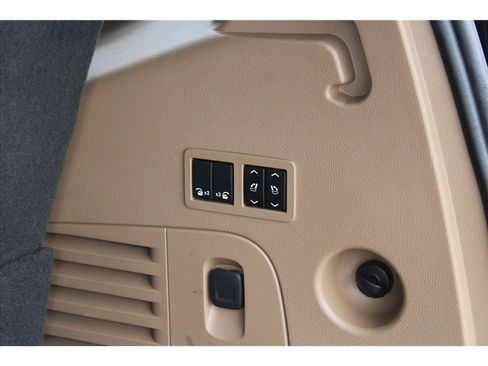Used 2018 Cadillac Escalade Platinum AWD/4WD image 33
