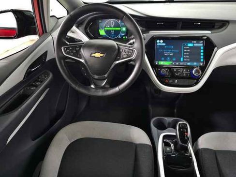 Used 2017 Chevrolet Bolt LT FWD image 18