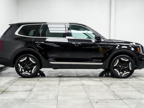 Used 2023 Kia Telluride S w/ S Sunroof Package FWD image 6