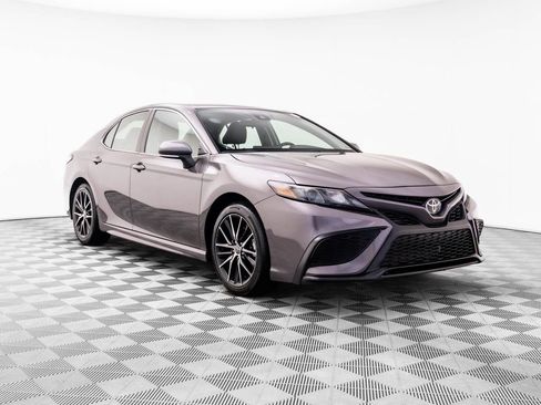Used 2024 Toyota Camry SE FWD image 9