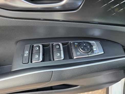 Used 2025 Kia Sorento S AWD/4WD image 18