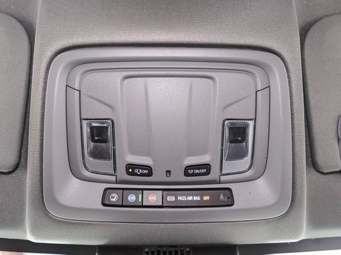 Used 2025 Chevrolet Silverado 1500 LT image 18