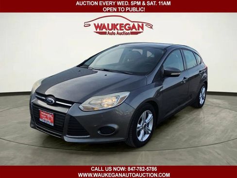 Used 2013 Ford Focus SE FWD image 1