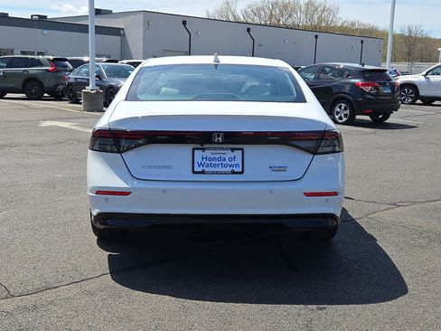 Used 2023 Honda Accord Touring image 6