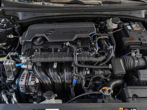 New 2026 Hyundai Elantra SE image 13