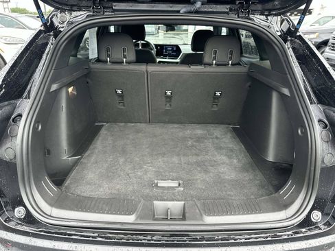 Certified 2024 Chevrolet Trax RS w/ Driver Confidence Package FWD image 9