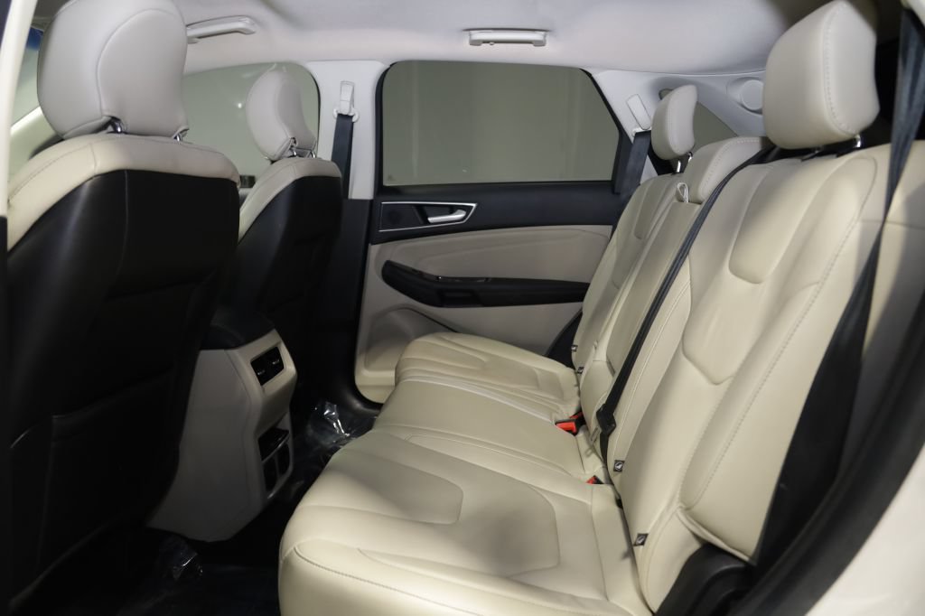 Used 2018 Ford Edge Titanium w/ Technology Package FWD image 20