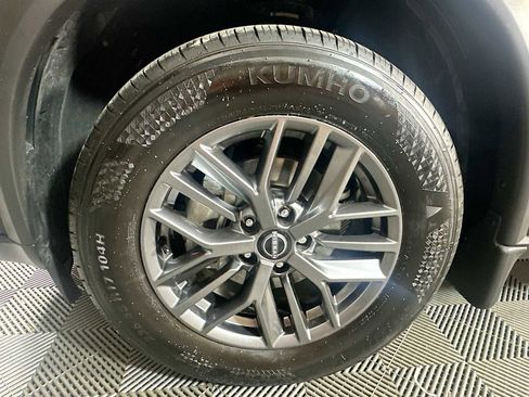 Certified 2025 Nissan Rogue S image 29