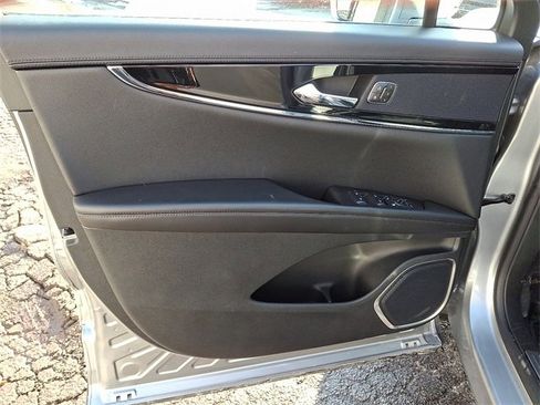 Certified 2023 Lincoln Nautilus Reserve image 12