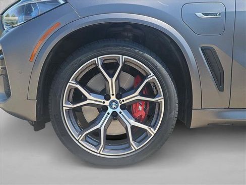 Used 2023 BMW X5 xDrive45e w/ Executive Package AWD/4WD image 18