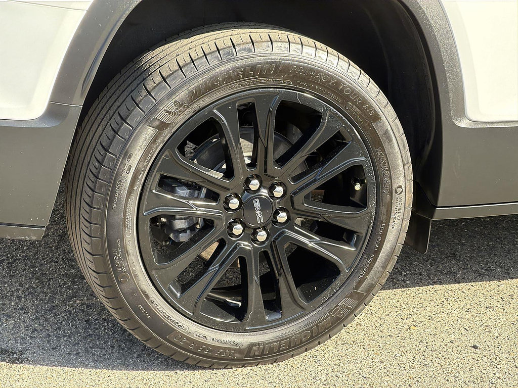 Used 2023 GMC Acadia SLE w/ Elevation Edition FWD image 31