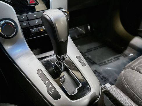 Used 2011 Chevrolet Cruze LT FWD image 18
